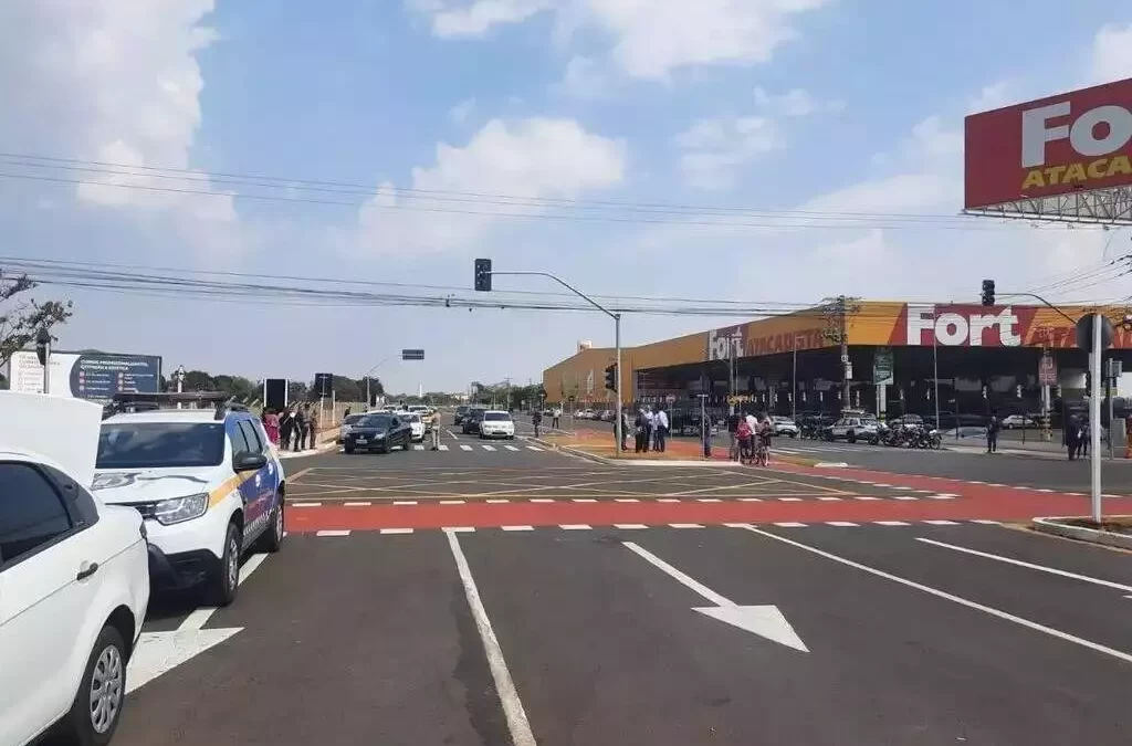 Junior Coringa comemora sanção de lei que cria novo corredor comercial no Jardim Centro-Oeste