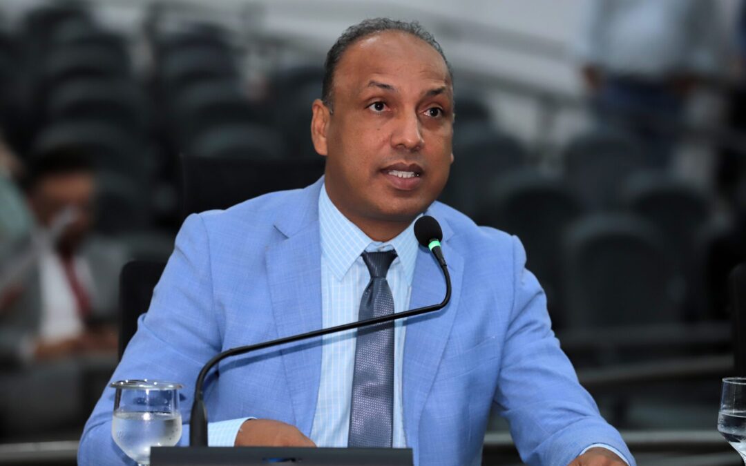 Vereador Junior Coringa assina a favor de projeto que autoriza internação compulsória para dependentes de álcool e drogas